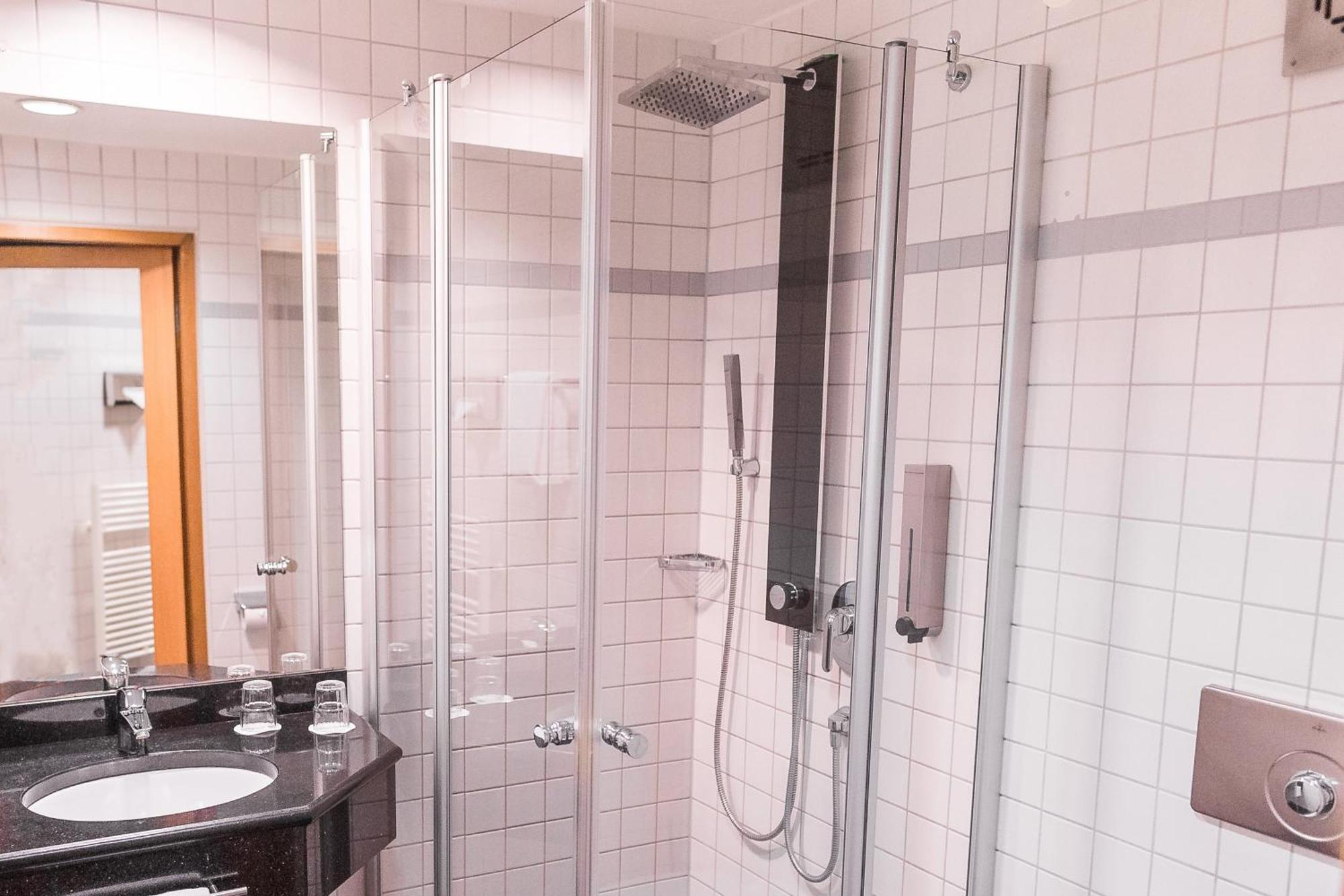 Plaza Inn Stuttgart-Ditzingen Extérieur photo